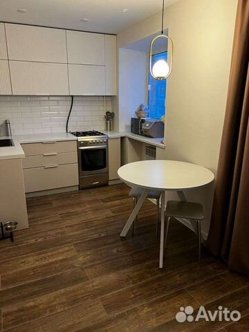 Кухонный стол круглый