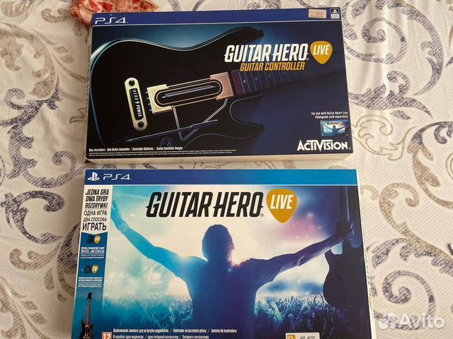 Guitar Hero Live PS4 игра и две гитары