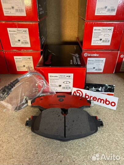 Тормозные колодки передние Brembo P85126