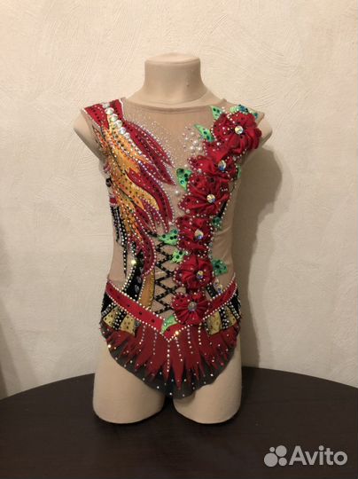 Пошив групповых купальников для выступлений