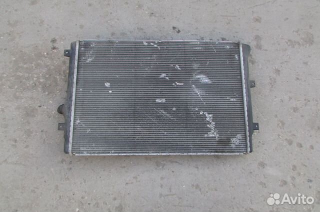 Радиатор охлаждения Volkswagen Passat B6 2.0 TDI