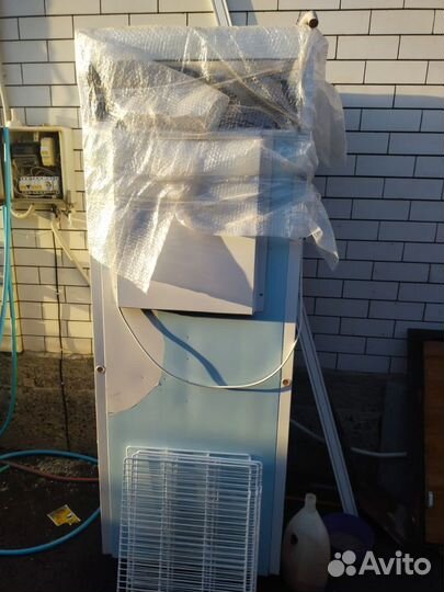 Продам бытовой холодильник для магазина