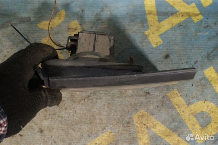 Задний правый фонарь багажника Volkswagen Passat