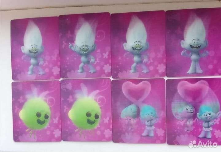 Переливающиеся карточки с троллями