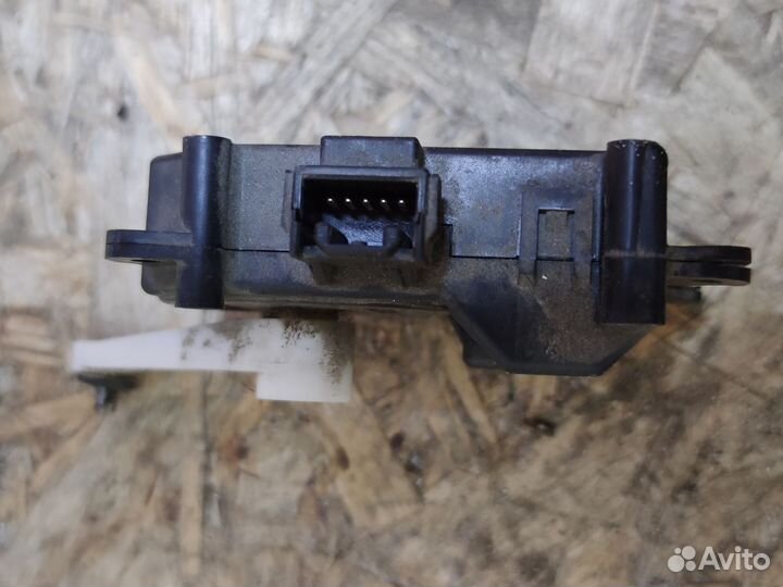 Сервопривод заслонки печки Toyota Avensis II 2003