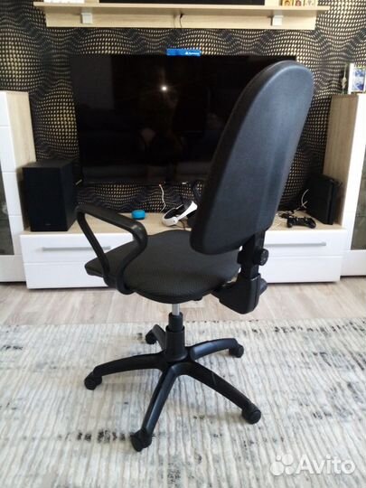 Компьютерное кресло бу в хорошем состояние