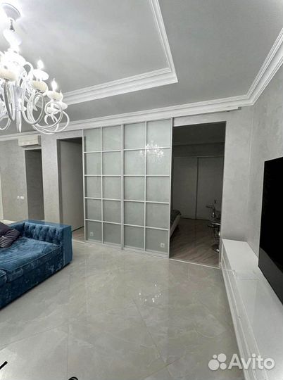 Раздвижная перегородка с матовым стеклом