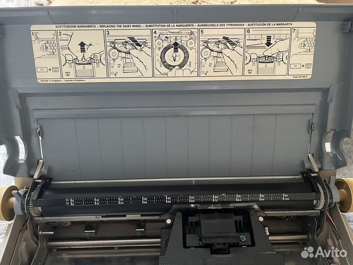 Пишущая машинка olivetti