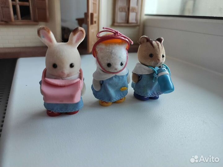 Sylvanian families домик, мебель, посуда