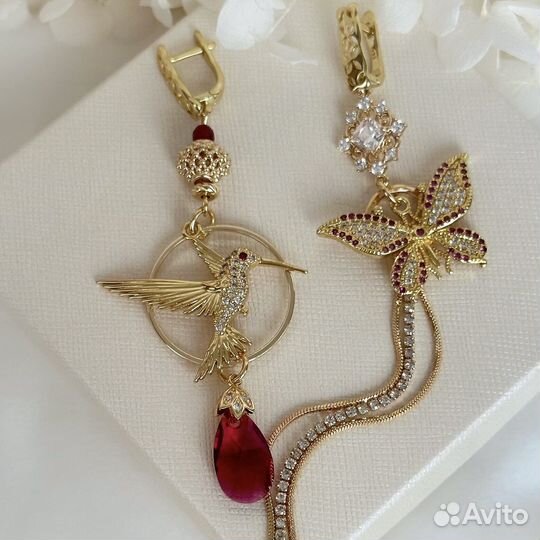 Акцентные серьги с кристаллами SW