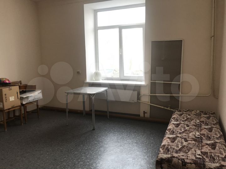 Комната 18 м² в 4-к., 1/3 эт.