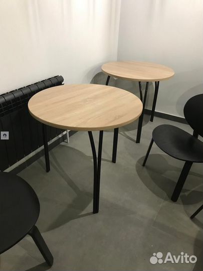 Торговые стеллажи в барбершоп