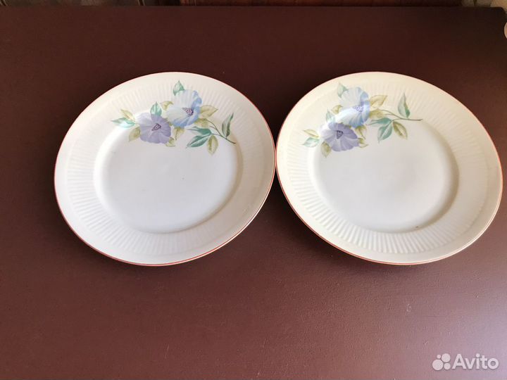 Тарелки фарфоровые разные