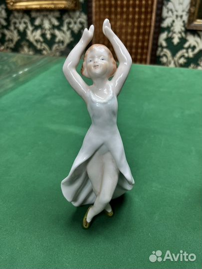 Фарфоровые статуэтки, Европа