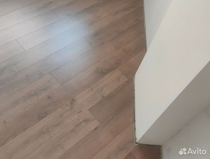 Установка плинтусов