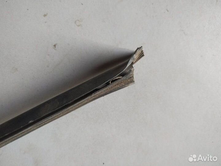 Молдинг стекла передний левый Lifan Breez 1.3