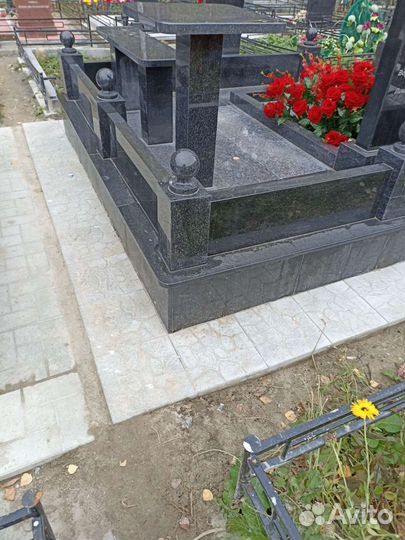 Благоустройство могил на кладбище