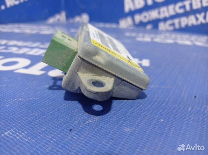 Блок управления airbag Bmw E65 седан N62B44 2004