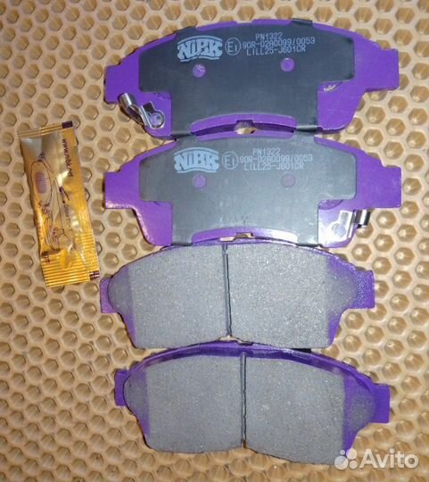 Колодки тормозные передние Toyota Rav4 1994-2000