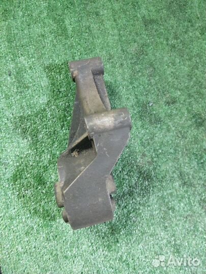 Опора двигателя передняя Opel Astra H