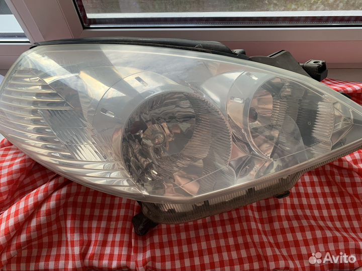 Фара правая, Nissan Wingroad y11 рестайлинг