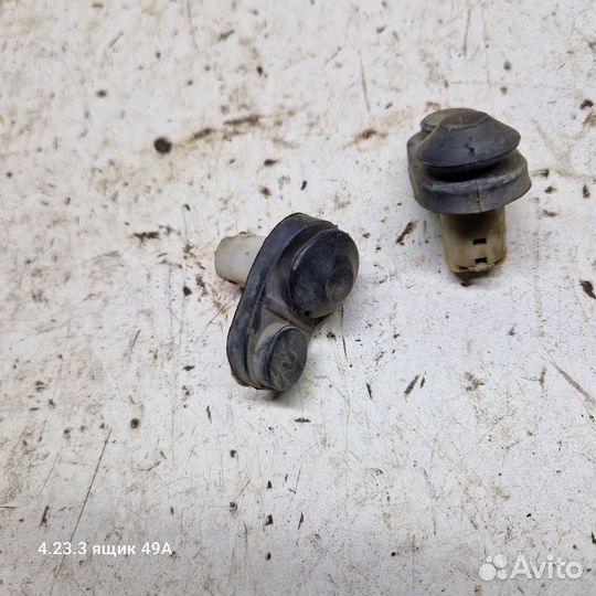 Концевик двери Toyota corolla 90