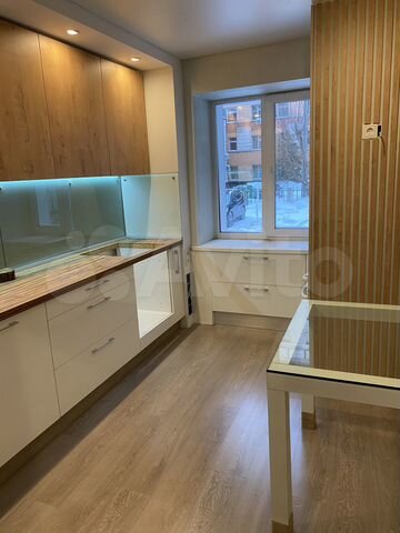 3-к. квартира, 64,3 м², 1/10 эт.