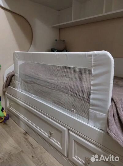 Защитный барьер для кровати