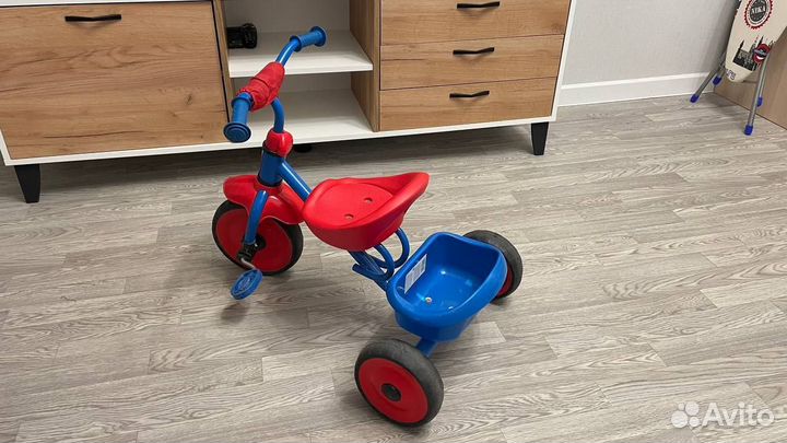 Велосипед трёхколёсный