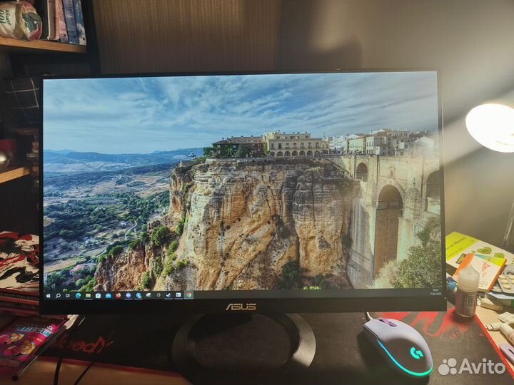 Монитор asus 21 дюйм,без аудиовыхода