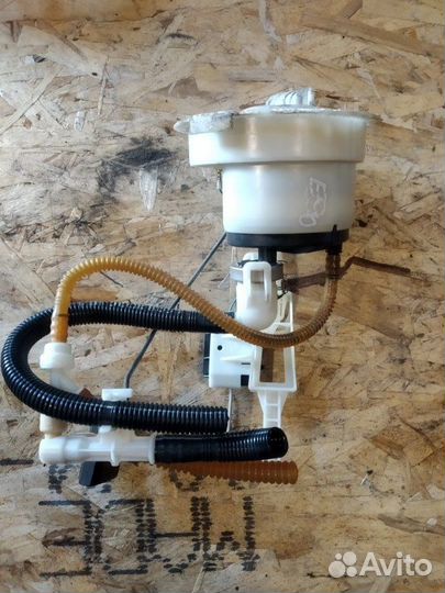 Топливный насос с датчиком уровня левый Bmw 330I