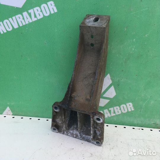 Кронштейн двигателя левый бмв Е39