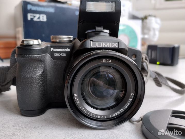 Компактный фотоаппарат