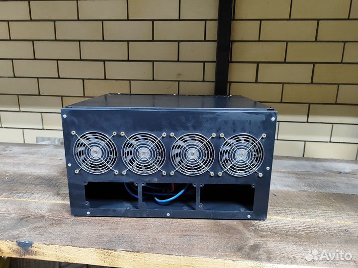 Корпус для майнинга на 4 карты с кулерами и райзер