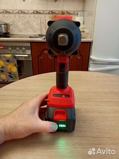 Гайковёрт аккумуляторный