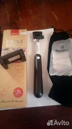 Селфи-палка Remax