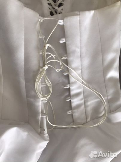 Платье свадебное белое или на выпускной