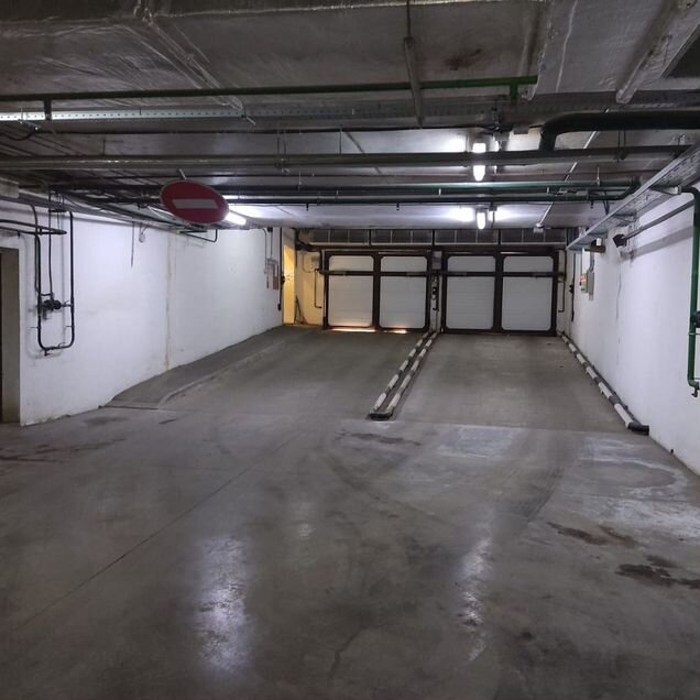 Машиноместо, 14 м²