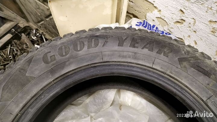 Goodyear UltraGrip Ice Arctic SUV 225/65 R17 102T