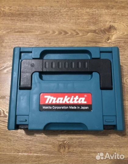 Гайковерт Makita 700 n.m