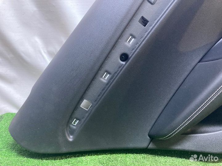 Обшивка двери задняя левая Audi Q5 2012