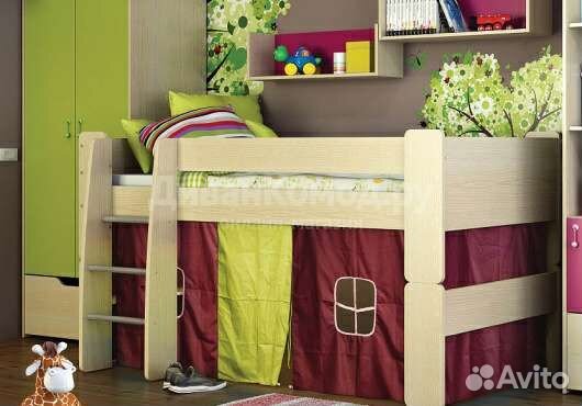 Кровать двухьярусная