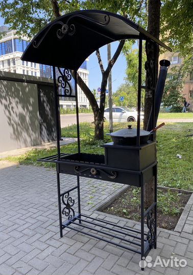Мангал с крышей