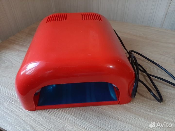 Ультрафиолетовая лампа для маникюра