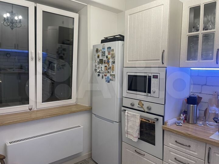 2-к. квартира, 50 м², 3/17 эт.