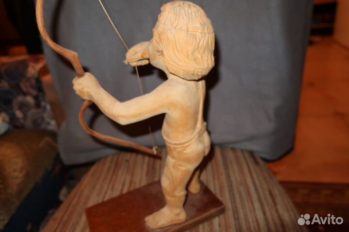 Статуэтка Робин-Гуд.Дерево,резьба
