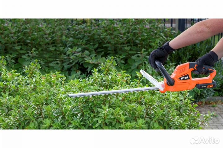 Аккумуляторный кусторез ferm HTM1005