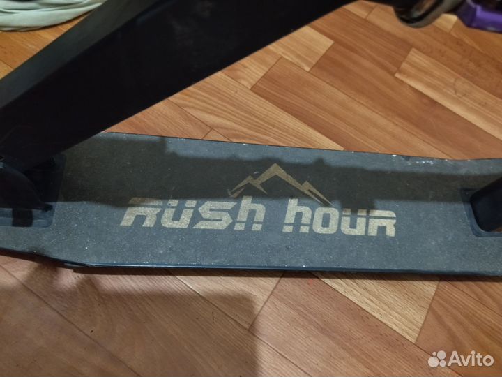 Самокат rush hour 200