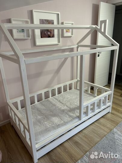 Кроватка домик