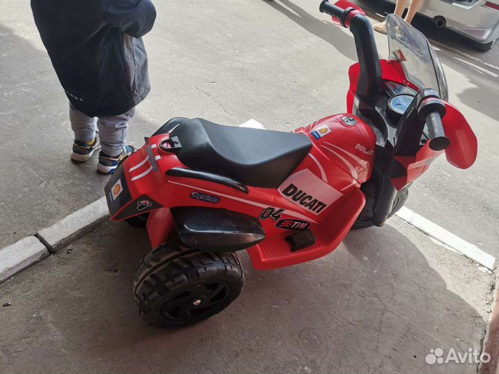 Детский электромотоцикл peg perego